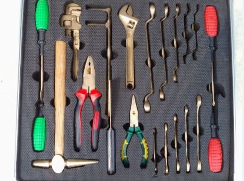 點擊查看詳細信息<br>標題：無火花工具組 閱讀次數(shù)：5986