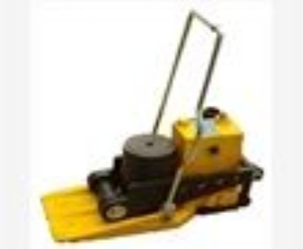 點(diǎn)擊查看詳細(xì)信息<br>標(biāo)題：YQD-245型液壓起道器 閱讀次數(shù)：1984