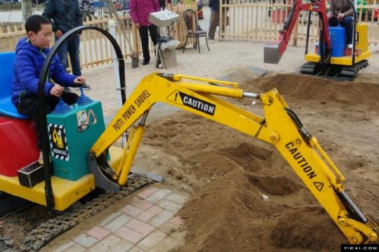 點(diǎn)擊查看詳細(xì)信息<br>標(biāo)題：WCS-360型兒童挖掘機(jī) 閱讀次數(shù)：2264